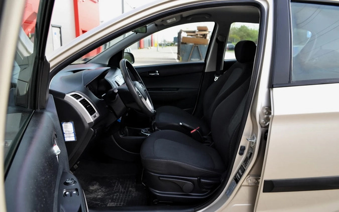 Hyundai i20 cena 14999 przebieg: 150000, rok produkcji 2010 z Gdańsk małe 781